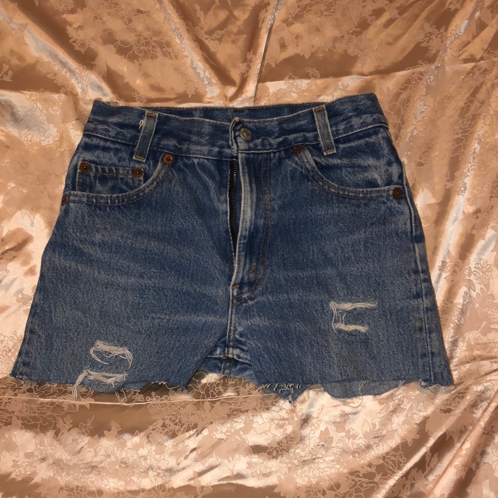 GIRLS VINTAGE LEVI DENIM SHORTS